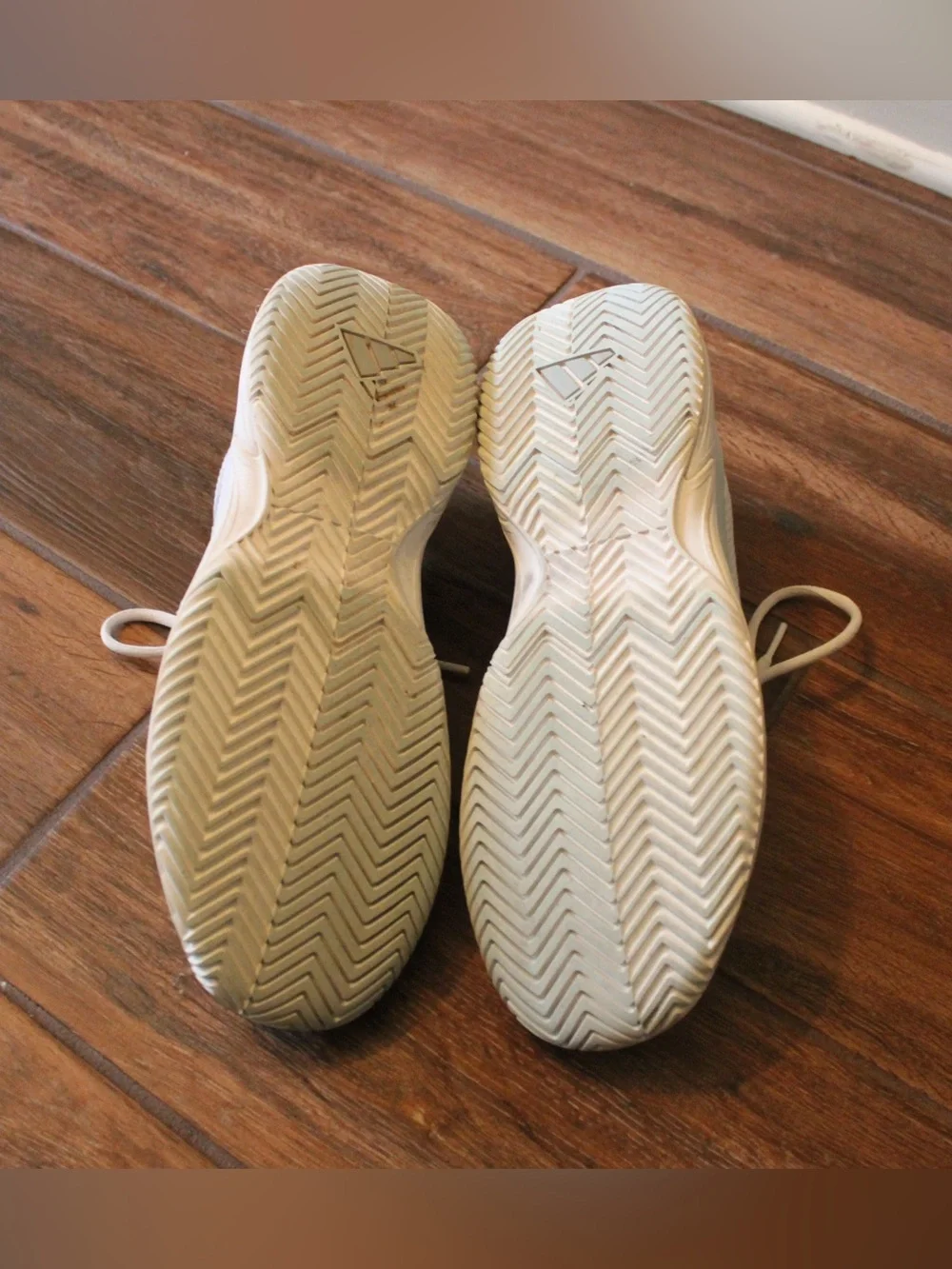 Adidas GameCourt Women’s Tennis Shoes – Size 9 – White/Silver – Original Box Inc